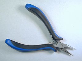 71-05-04 5 inch Chain Nose Pliers