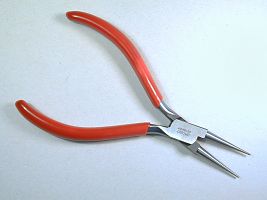 71-10-004 5.25 Inch Round Nose Pliers