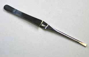 Cross Locking Tweezers with Long Curved/Smooth Points